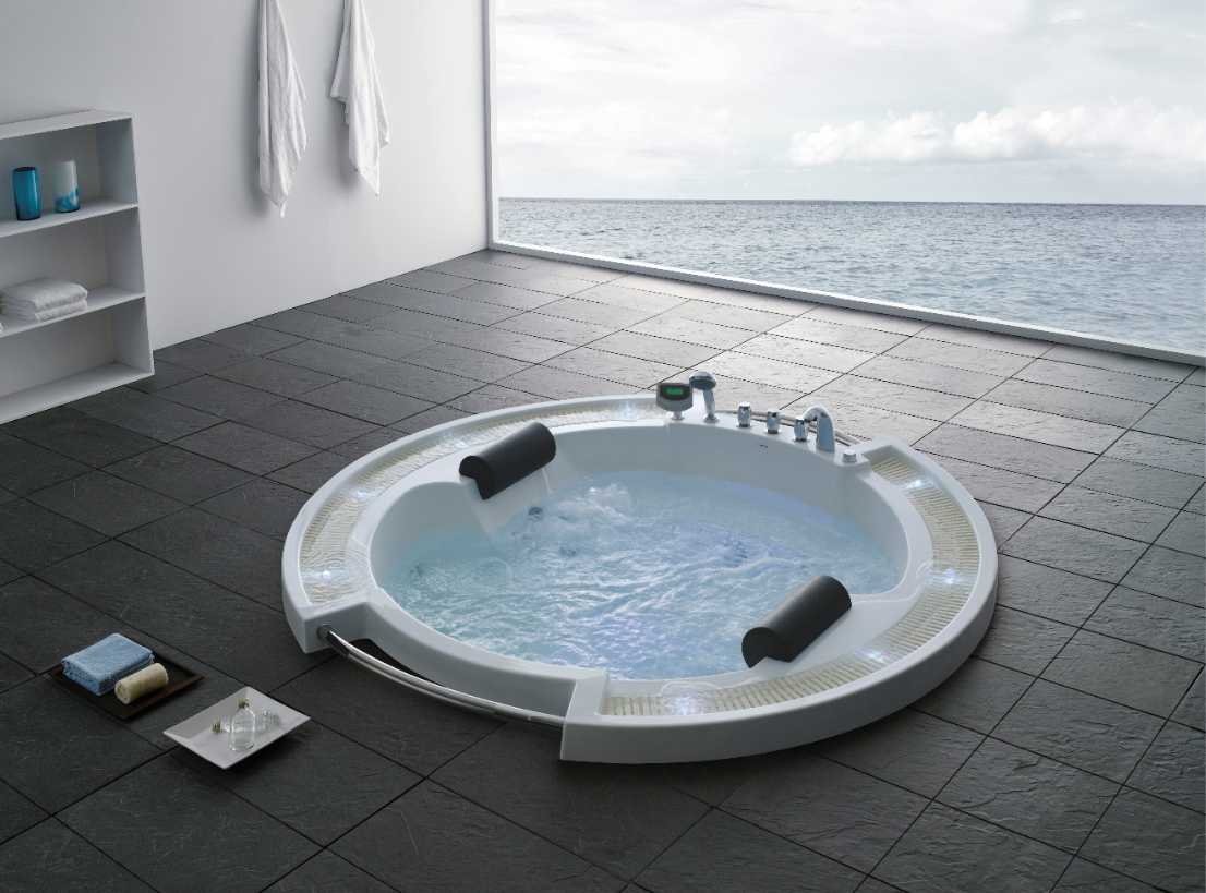 Round Jacuzzi